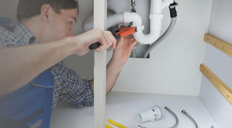 Professional septic pumping service in Castaner, PR